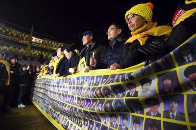 ​韩国世越号沉船之谜，304人被“活人献祭”，我国打捞出关键证据