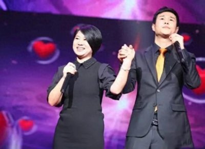 ​小沈阳未离本山传媒，师徒情深谣言止