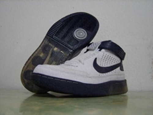 半人半神卡特的耐克球鞋，从一时经典到平民化