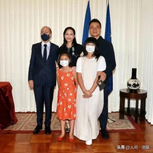 ​娱乐圈悲欢并不相通：林嘉欣官宣离婚，同一天影后杨紫琼结婚