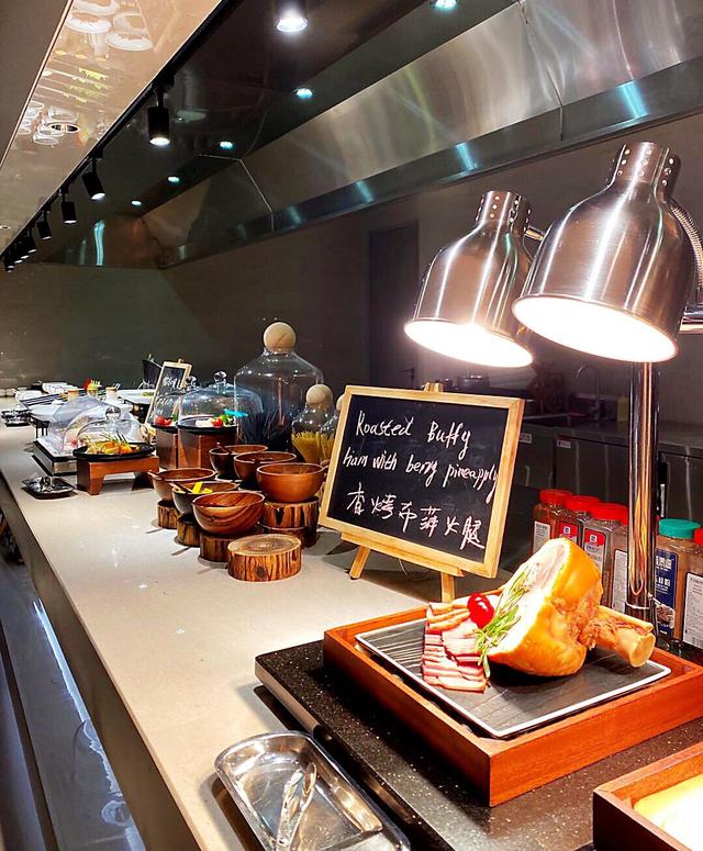 北京适合一家老小泡澡的地方（在京城颜值最高的澡堂子里吃喝）(8)