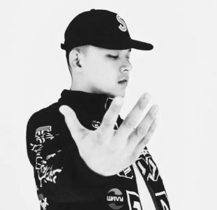 ​黄旭：如果真的是比说唱真的强你好几倍