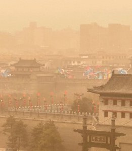 ​西安古城：沙尘暴后的古色古香