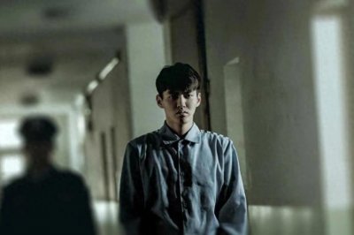 ​从“顶流”到“阶下囚”：吴亦凡的沉沦之路