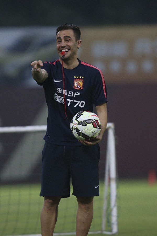 卡纳瓦罗光辉的足球生涯在这里,从铁卫到铁帅,实力圈粉