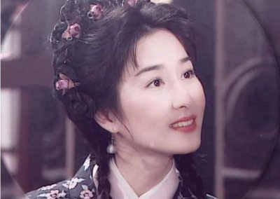 ​出生富贵的关咏荷，为何嫁“穷小子”张家辉，还甘心做“煮饭婆”