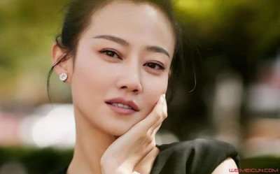 ​谭卓为什么不结婚隐婚生子是真的吗？老公是谁干嘛的一家三口照片