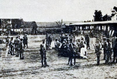 ​日军兽行： 当着男人的面玷污了女儿，临走还残忍割下妻子乳房