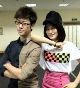 ​丁丁和张玮的结婚照