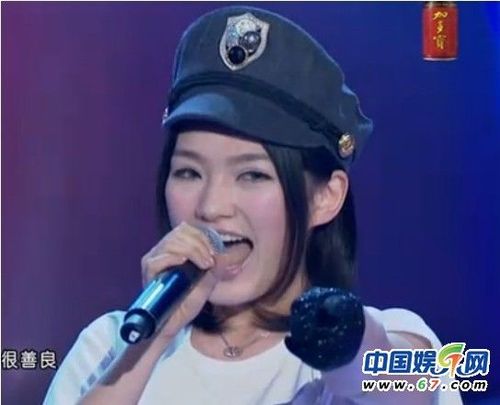 丁丁和张玮的结婚照