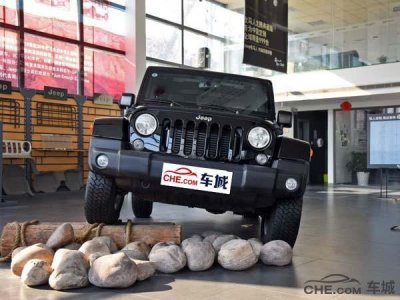 ​牧马人Sahara四门 硬派越野车的首选车型