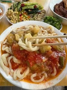 ​在家学做山西剔尖面。地道，好吃，简便，随做随吃