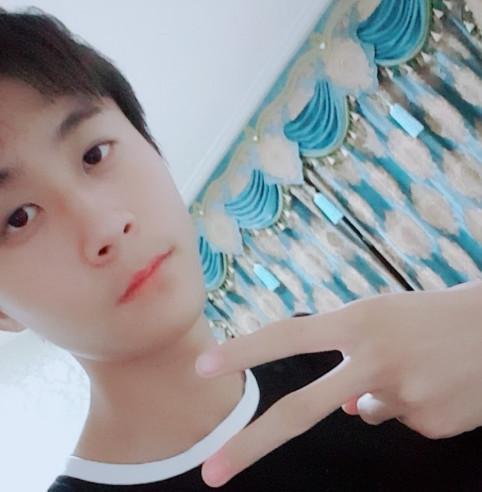 还记得那个《变形计》里的暴走少年么?他也要出道了!