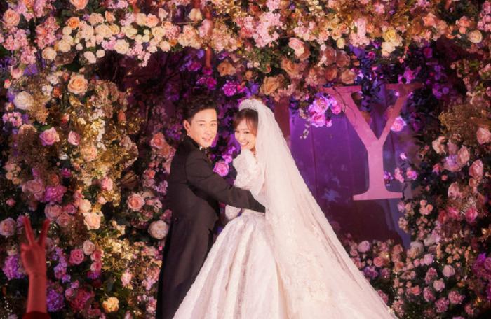 郭晓婷还原婚礼现场：罗晋太紧张一直笑场，不让带手机另有原因