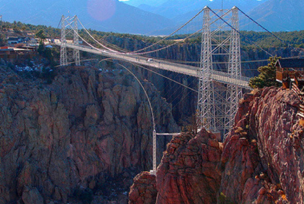 世界十大蹦极地点排行榜:皇家大峡谷大桥高度最为刺激