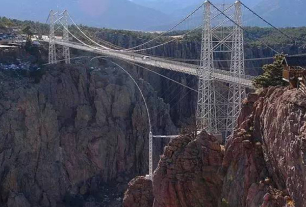 世界十大蹦极地点排行榜:皇家大峡谷大桥高度最为刺激