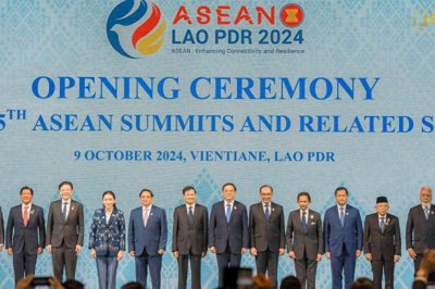 ​东盟峰会太太团比拼！老挝夫人好温婉，泰国美女总理比英拉都美了