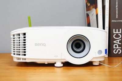 ​明基e610智能商务投影机（618力推明基E540智能投影仪）