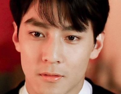 ​从小帅到大！吴彦祖晒儿时萌照庆农历新年，网民直呼太可爱