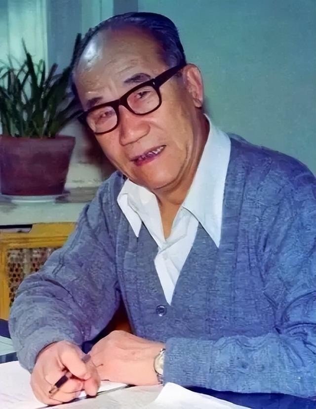 侯耀文的师傅是谁(侯耀文为何拜师已故名家赵佩茹)