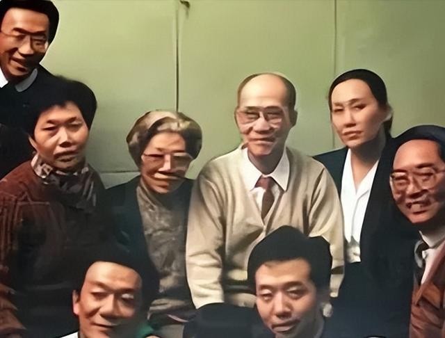 侯耀文的师傅是谁(侯耀文为何拜师已故名家赵佩茹)