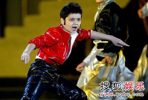 童星阿尔法长残了最近生活照现状,阿尔法经历了什么头发怎么秃了