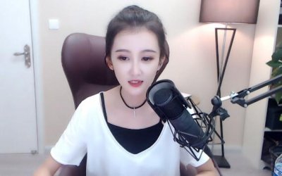 ​YY主播夏晴晴个人资料简介发哥为何冻结夏晴晴五年