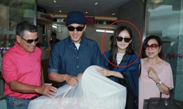 杨幂离婚后首次公开谈论亲子教育:尊重孩子的选择都享受自由人生