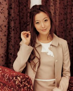 ​金喜善整容前原来样子（金喜善整容残到认不出）