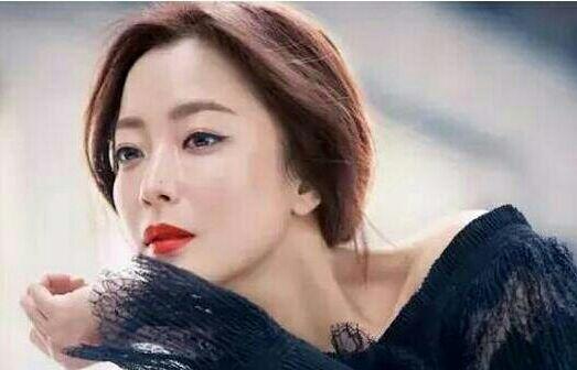 金喜善整容前原来样子(金喜善整容残到认不出)(7)