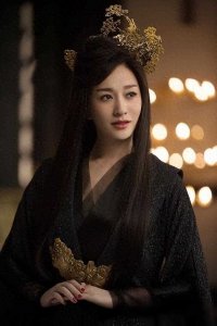 ​47岁李小冉：娱乐圈的“大号水蜜桃”，独立反叛的魅力女神