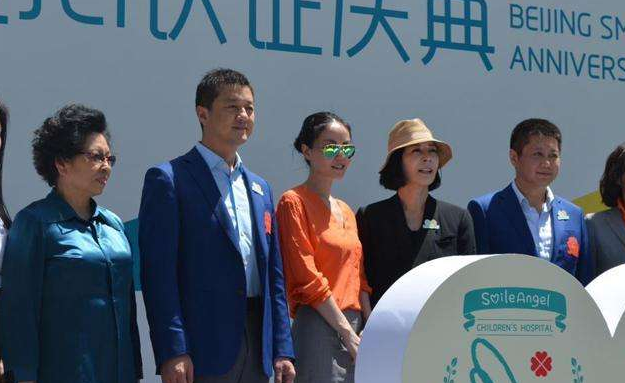 李亚鹏真的很穷,李亚鹏的老婆现在是谁 李亚鹏真的很穷,李亚鹏的老婆现在是谁