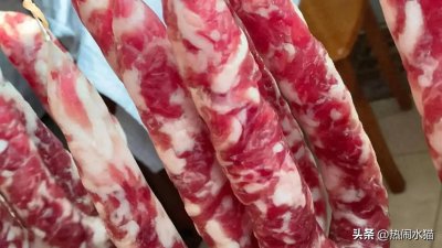 ​自家秘制香肠，多重口味任你选，轻松成为家中的美食大师！