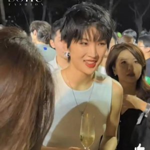 ​富二代勇闯娱乐圈，凭啥姚安娜被骂得最狠？