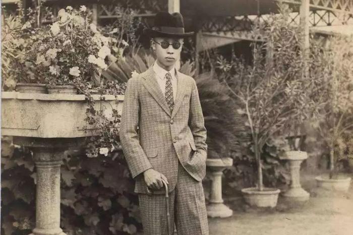 黄家驹张国荣合影曝光:看完这30组照片,才知岁月没有饶过任何人