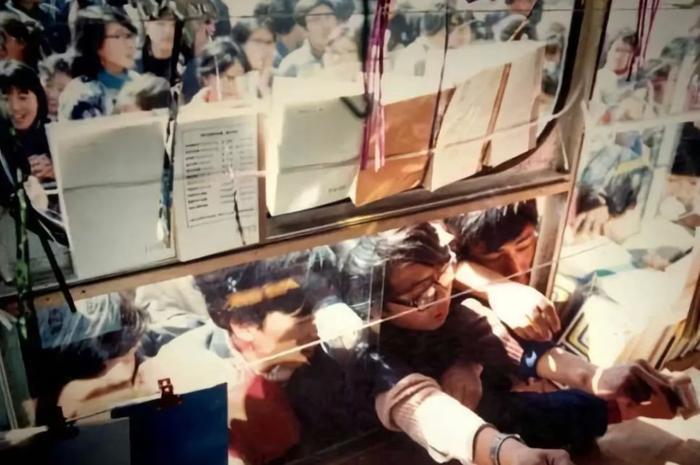 黄家驹张国荣合影曝光:看完这30组照片,才知岁月没有饶过任何人