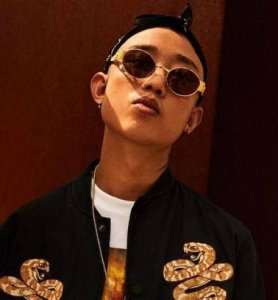 ​当嘻哈风过去之后，脏辫不再，他们变成这样，简直不可思议