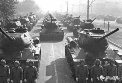 ​我军第一位机械化集团军军长