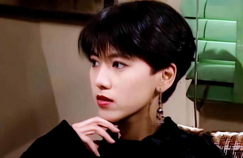 女生帅气短发发型(港圈公认的10位短发美女)