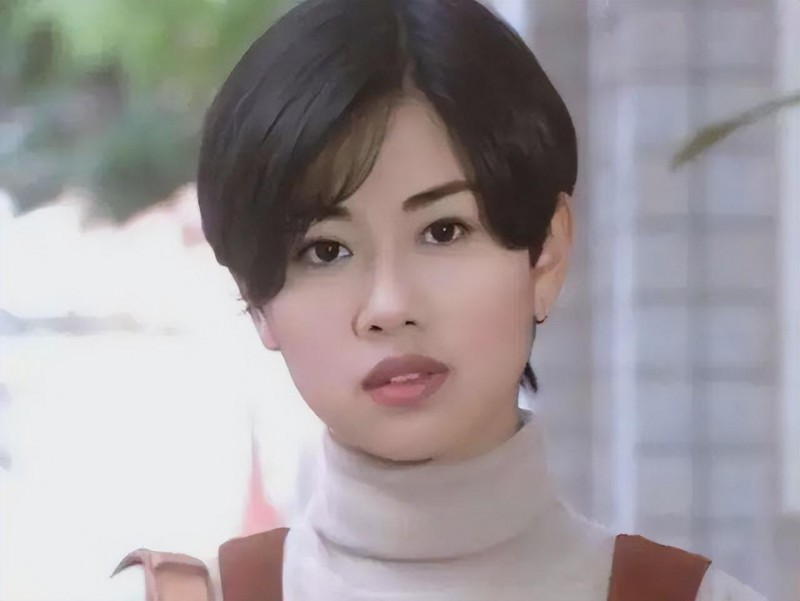 女生帅气短发发型(港圈公认的10位短发美女)