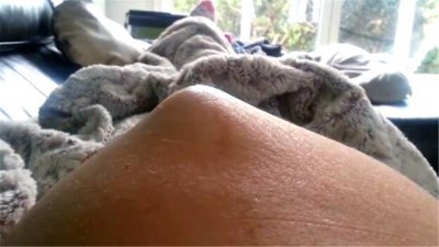 ​怀孕时胎动大是啥体验？相机记录下真实画面，网友：担心肚子破了