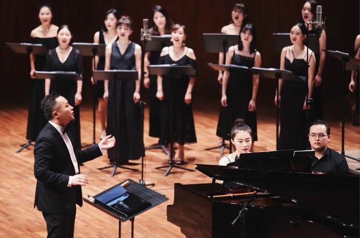 彩虹合唱团：成名之后，我每天都在后悔