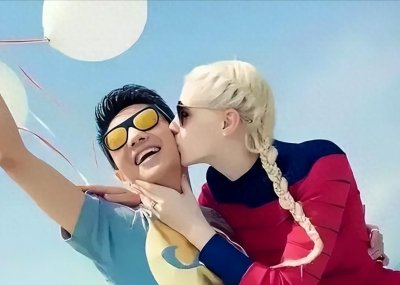 ​撒贝宁一家四口游丽江，外国老婆李白的身材真好，腿又细又长