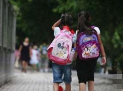 ​上学难上学贵能解决吗？西安教育被问政！网友：负责人手都在抖……“小升初”