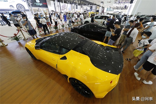 多图看车展:2020第十八届华中国际车展在武汉举行