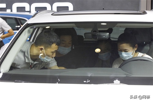 多图看车展:2020第十八届华中国际车展在武汉举行