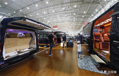 多图看车展:2020第十八届华中国际车展在武汉举行