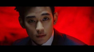 ​金秀贤和崔雪莉，real里的大尺度