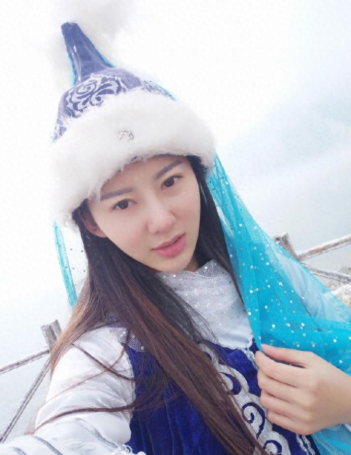 武林风上的举牌宝贝萌萌生活照曝光 看起来挺漂亮