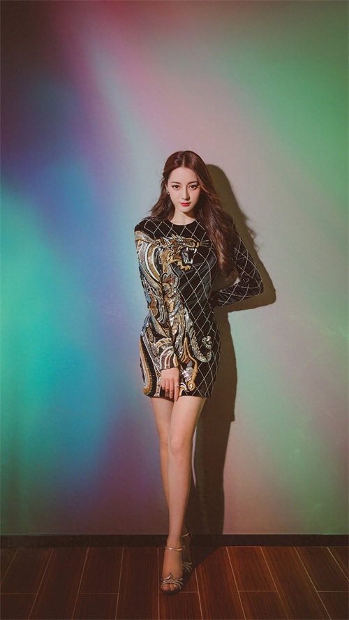 迪丽热巴性感时尚写真合集,超A,你爱了嘛?